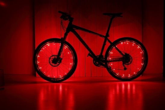 Il raggio costante LED della bicicletta 3D accende l'ABS IPX4 variopinto impermeabilizza